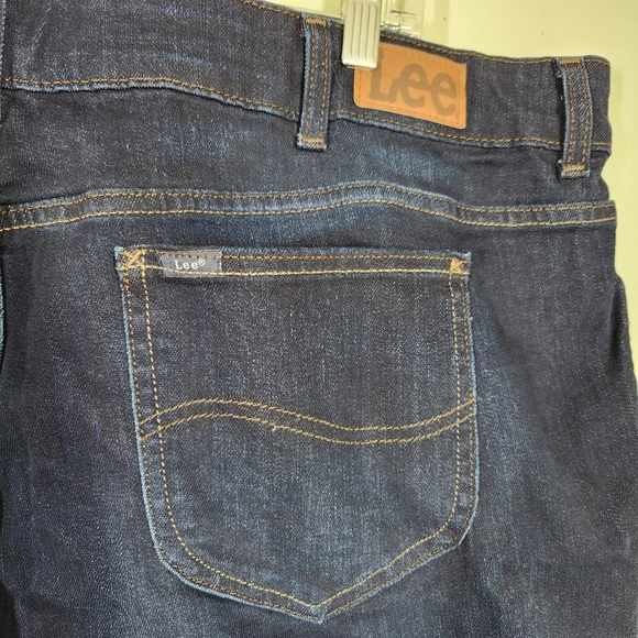 Lee Women's Straight Leg Regular Fit Jeans, Sz 26 - Picture 4 of 7